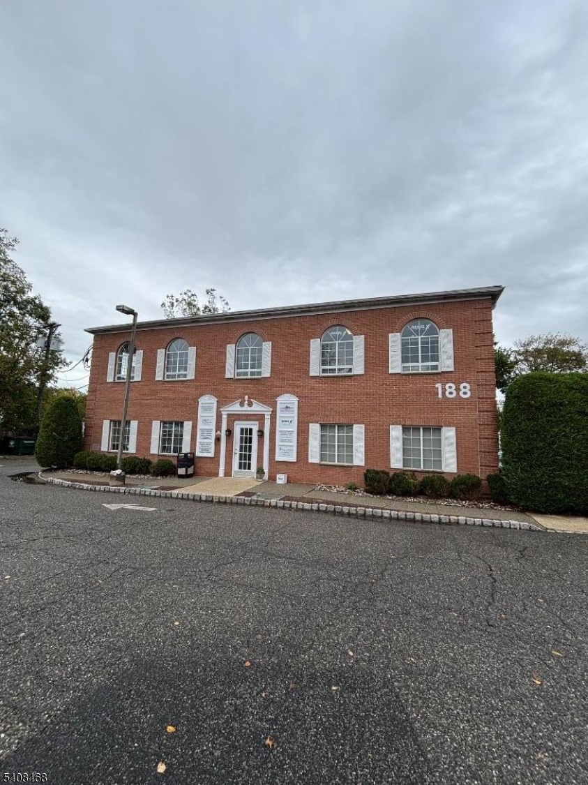 Photo 1 of 11 — 188 Eagle Rock Ave, Roseland Boro, NJ 07068
