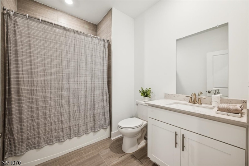 COLLECTION AT MORRIS PLAINS - Residential