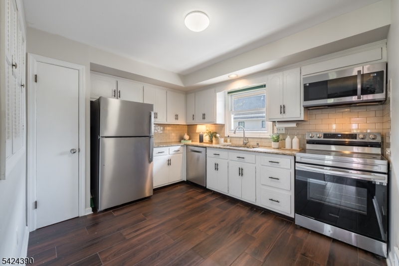 Summit Executive House - Residential