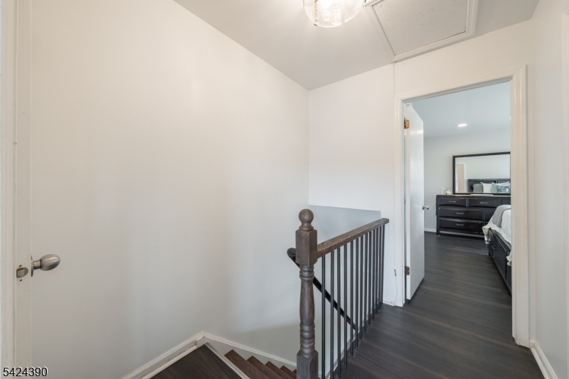 Summit Executive House - Residential