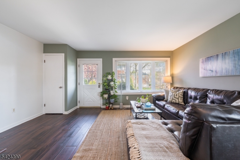 Summit Executive House - Residential