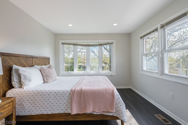 Summit Executive House - Residential