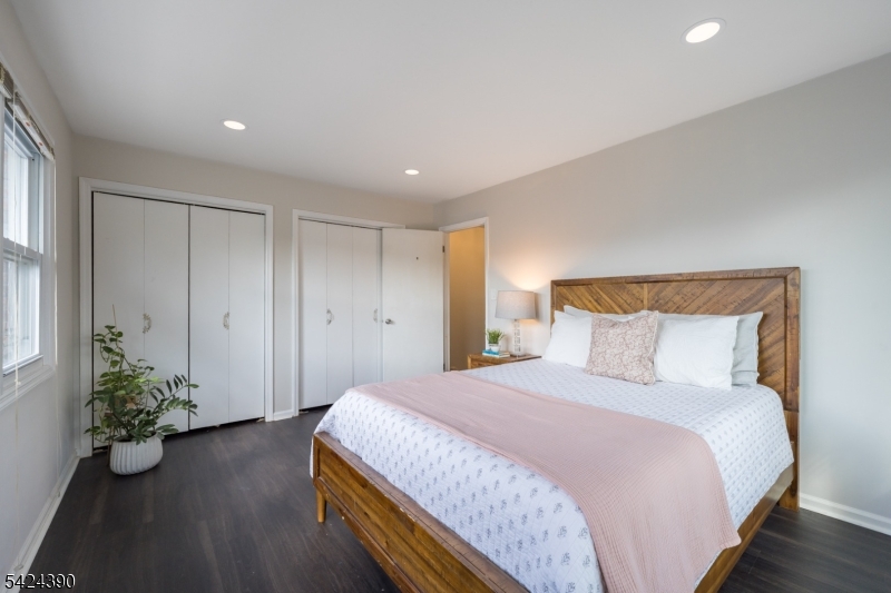 Summit Executive House - Residential