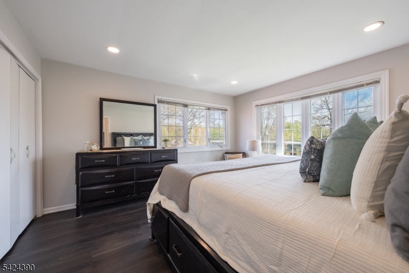 Summit Executive House - Residential