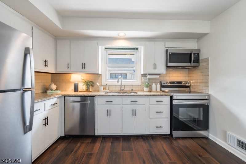 Summit Executive House - Residential