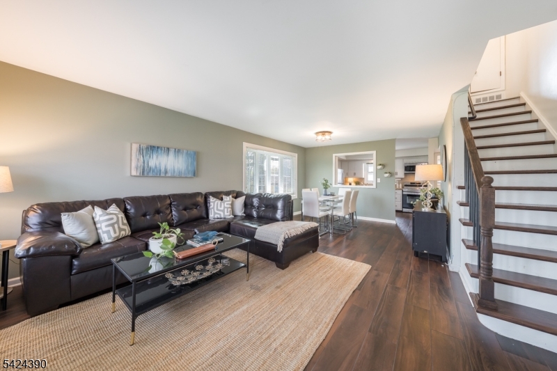 Summit Executive House - Residential