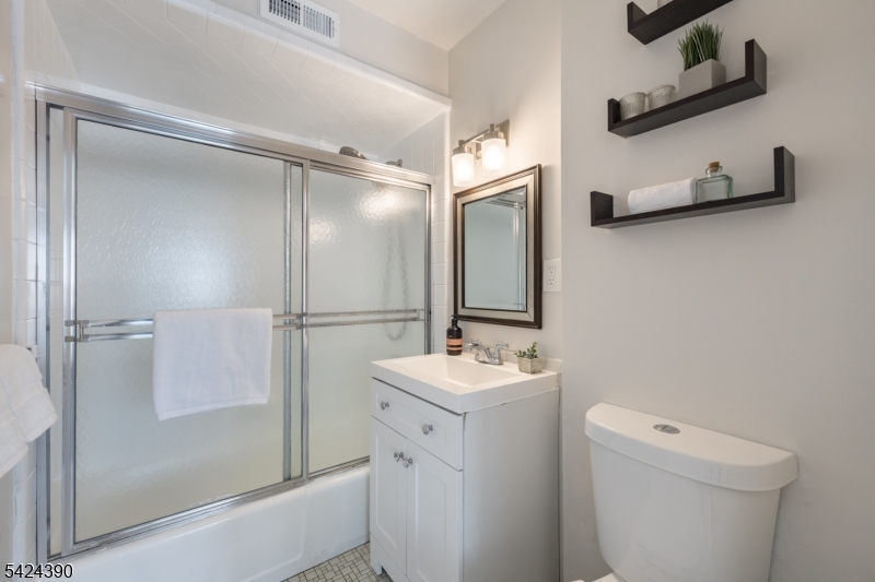 Summit Executive House - Residential