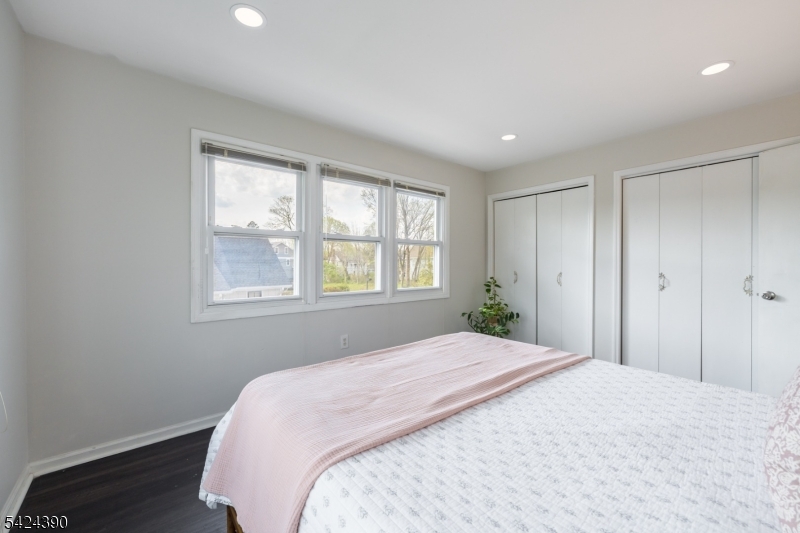 Summit Executive House - Residential