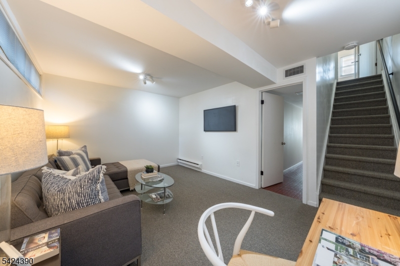 Summit Executive House - Residential