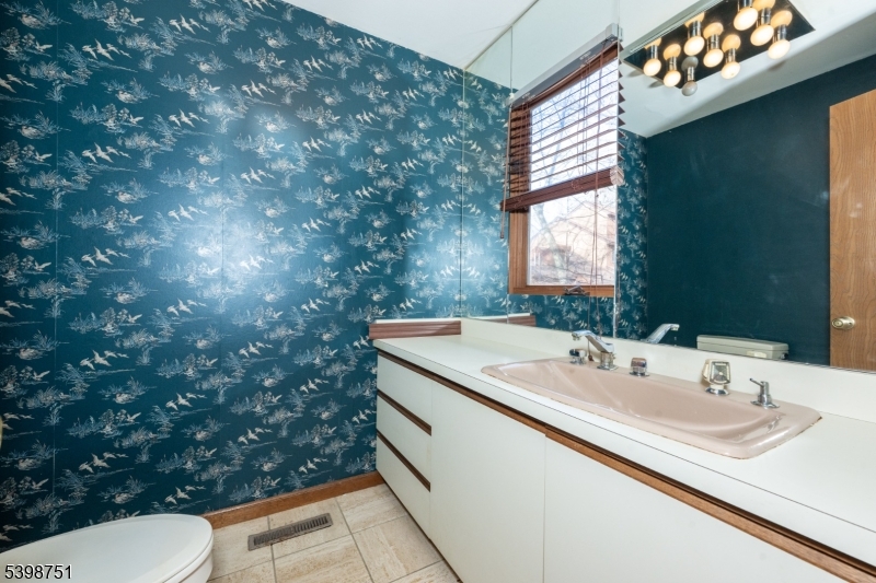 Hidden V - Residential