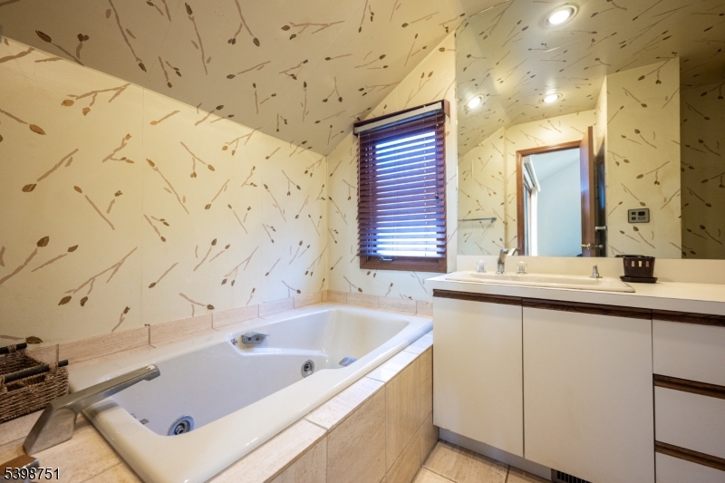 Hidden V - Residential