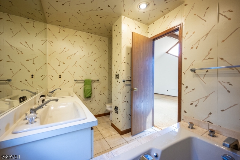 Hidden V - Residential