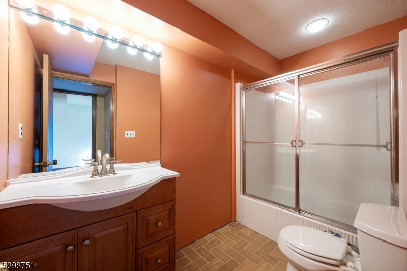 Hidden V - Residential