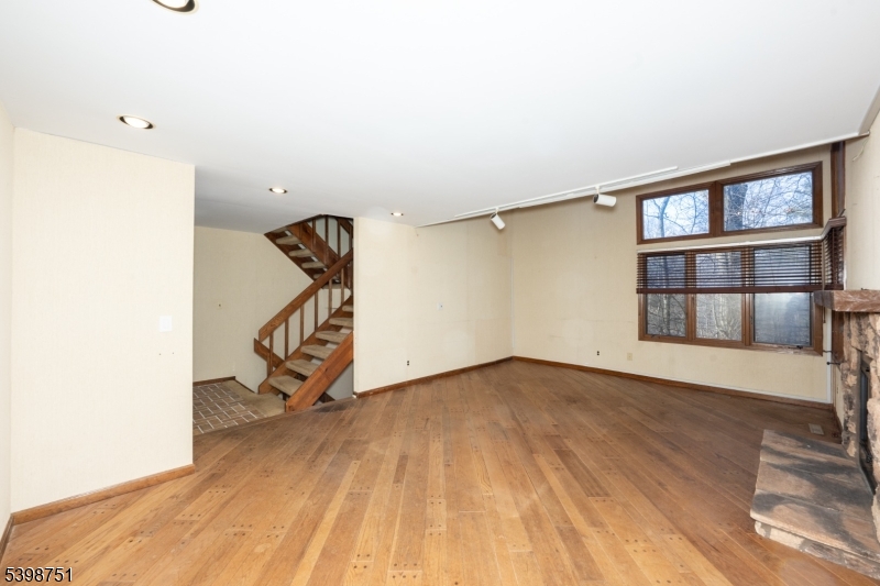 Hidden V - Residential