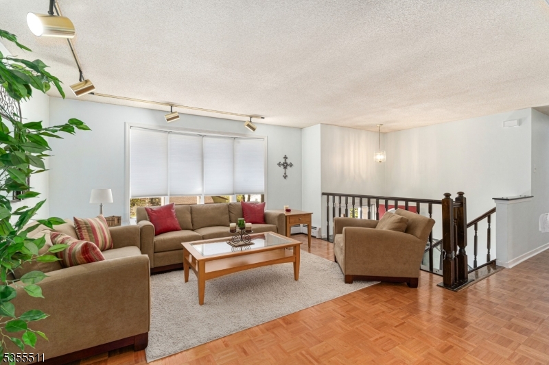 17 N Brookside Dr