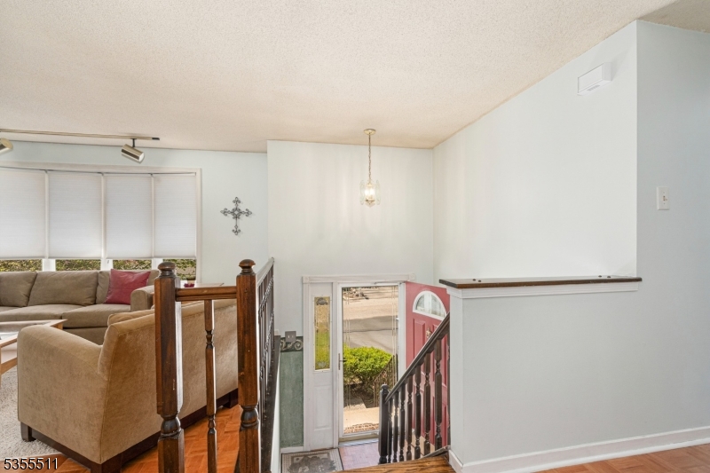 17 N Brookside Dr