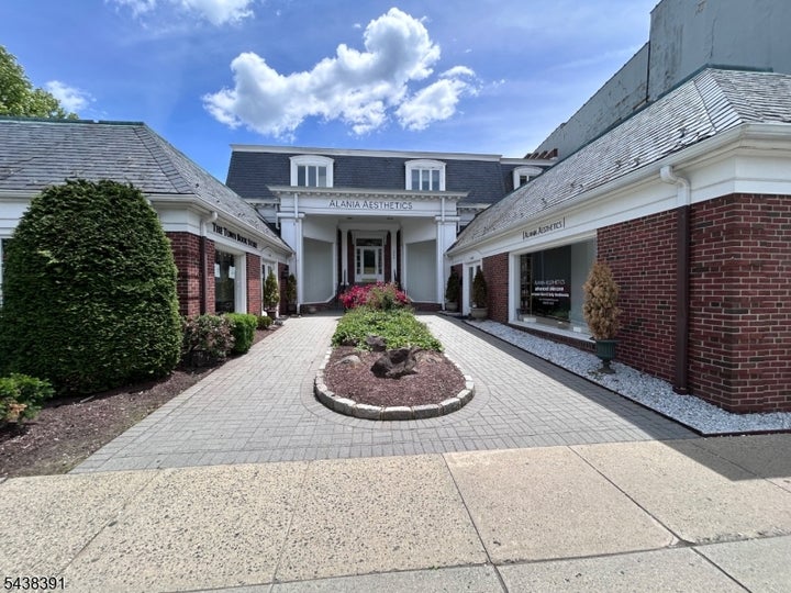 Photo 1 of 17 — 266 E Broad St, Westfield Town, NJ 07090