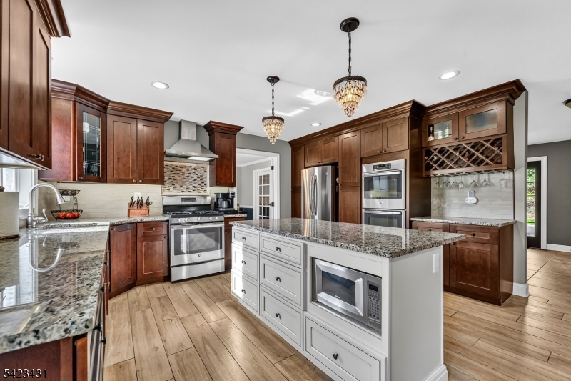 Eagle's Crest - Residential