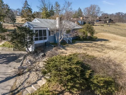 3 Broad View Place, Raritan Twp., NJ 08822 - MLS#: 3951036