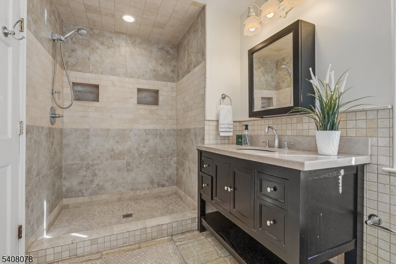 Knollwood - Residential