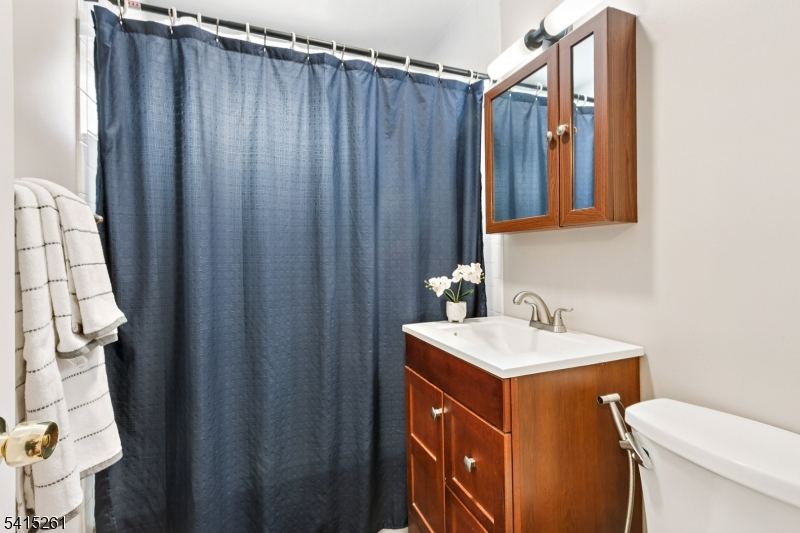 Lincoln Village - Residential