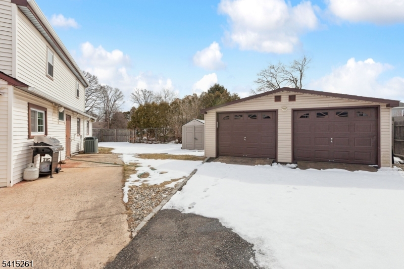 Lincoln Village - Residential