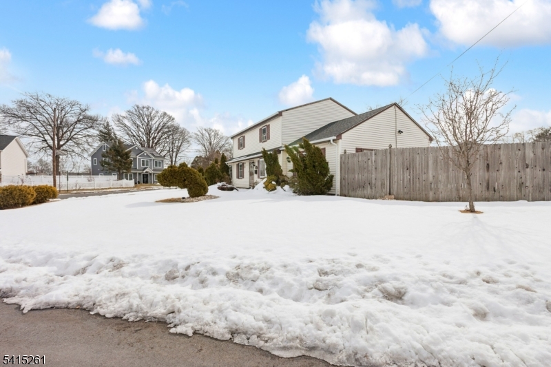 Lincoln Village - Residential