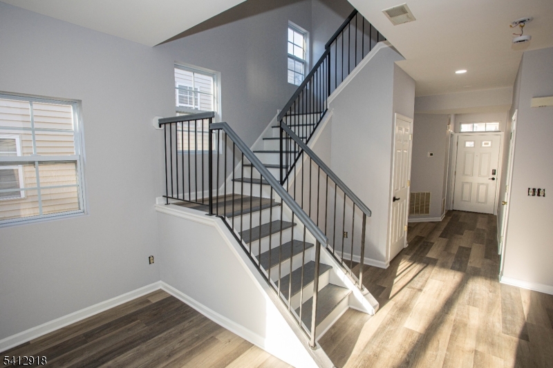 Perry Ave - Residential