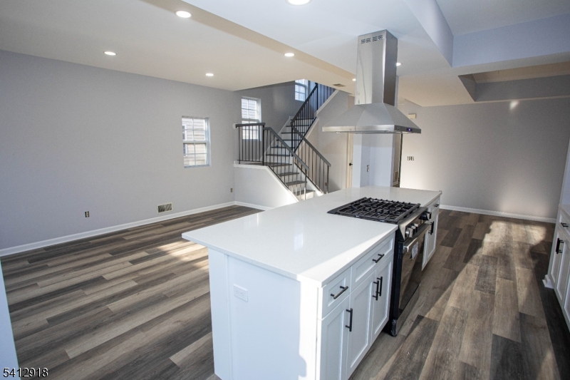 Perry Ave - Residential