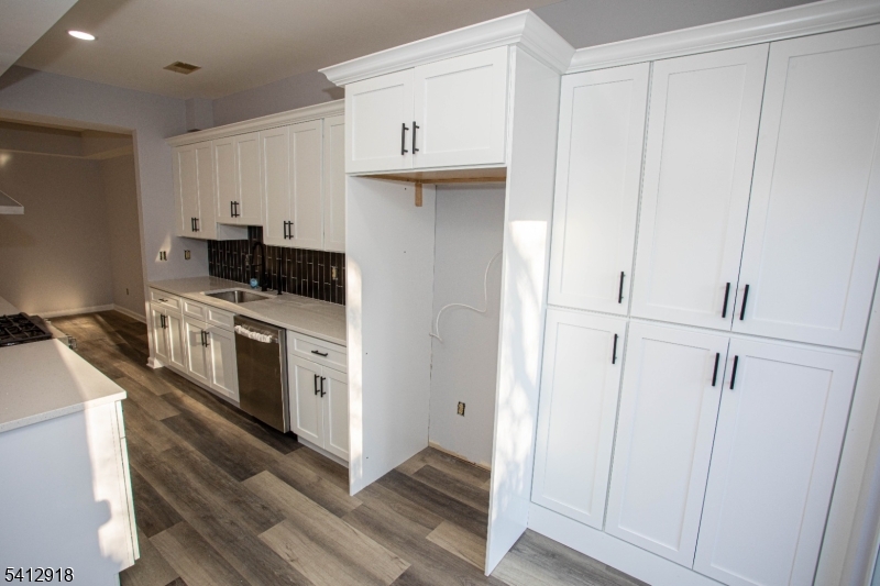 Perry Ave - Residential