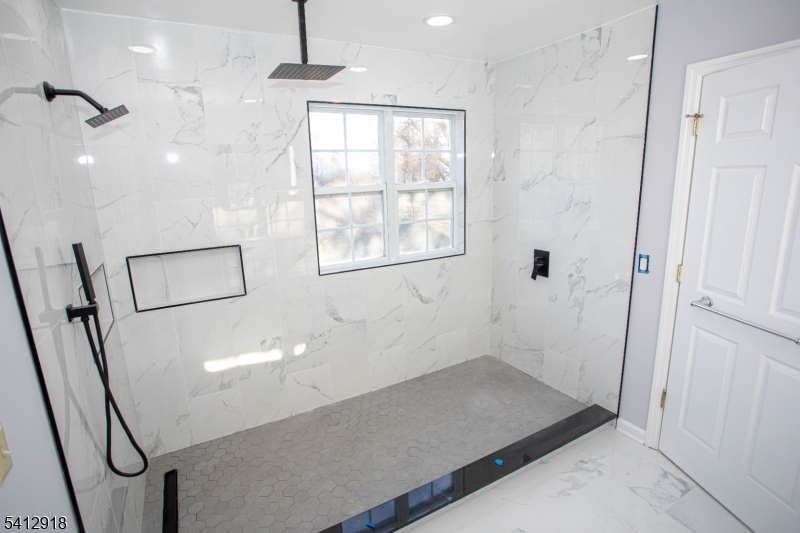 Perry Ave - Residential