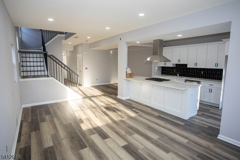 Perry Ave - Residential