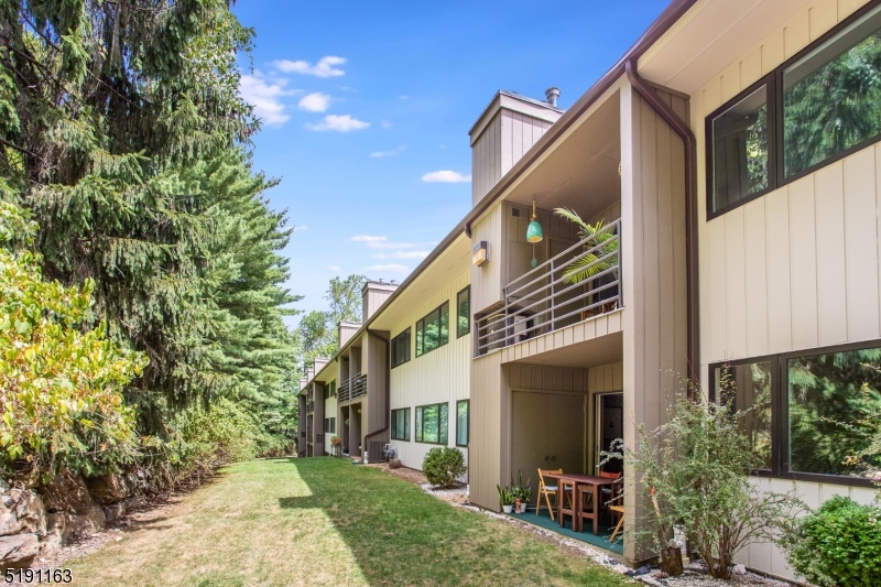 South Green I Condos - Residential Lease