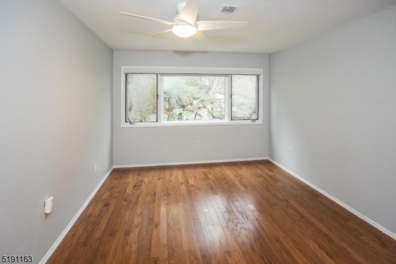 South Green I Condos - Residential Lease