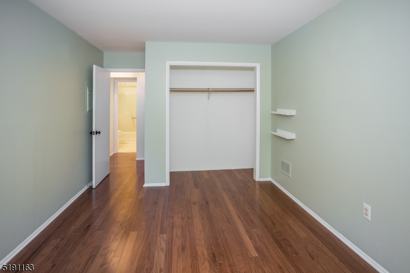 South Green I Condos - Residential Lease