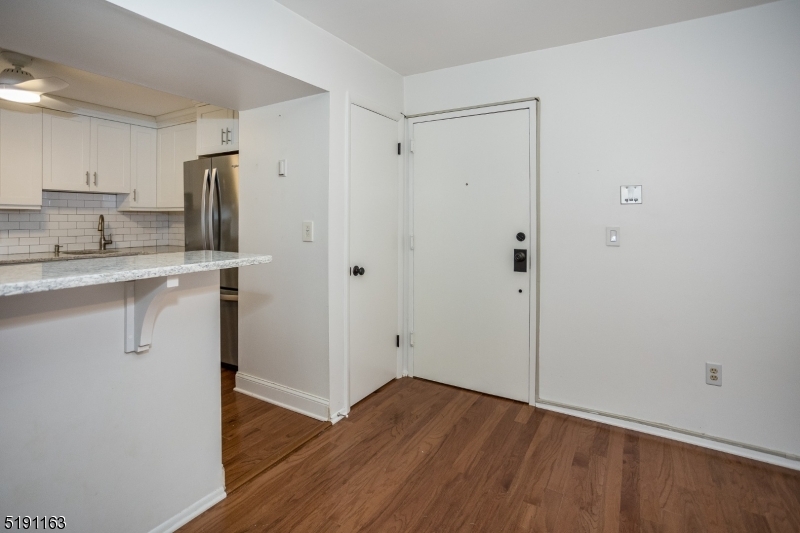 South Green I Condos - Residential Lease