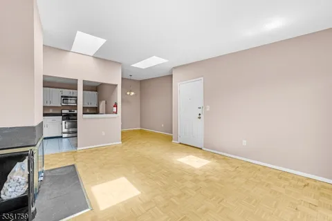 21 Fisher Dr, Franklin Twp., NJ 08823 - MLS#: 3962038