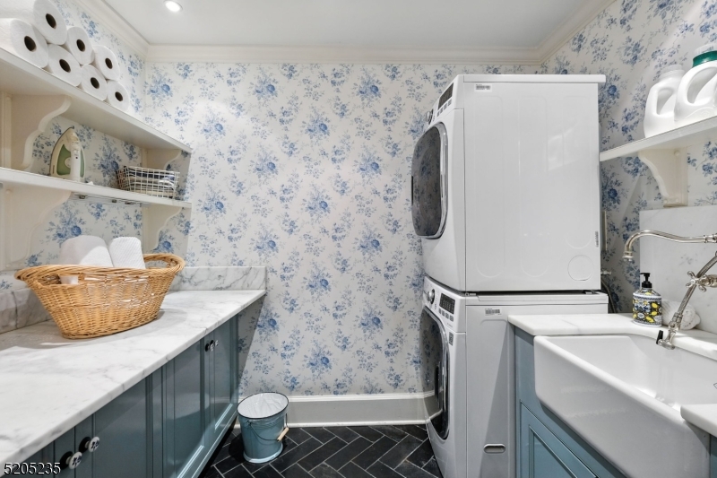 WOODFIELD ESTATES/DEERFIELD - Residential