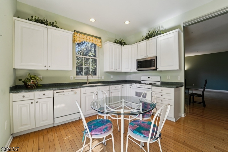 Four Seasons at Wayne - Residential