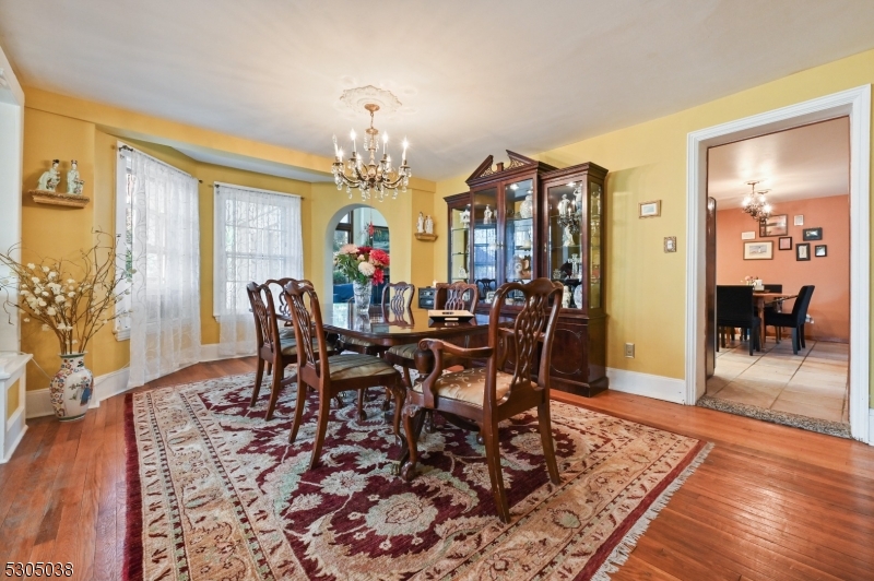 Caldwell Boro Twp., New Jersey 07006, United States, 4 Bedrooms Bedrooms, ,3 BathroomsBathrooms,Residential,Pending,47475