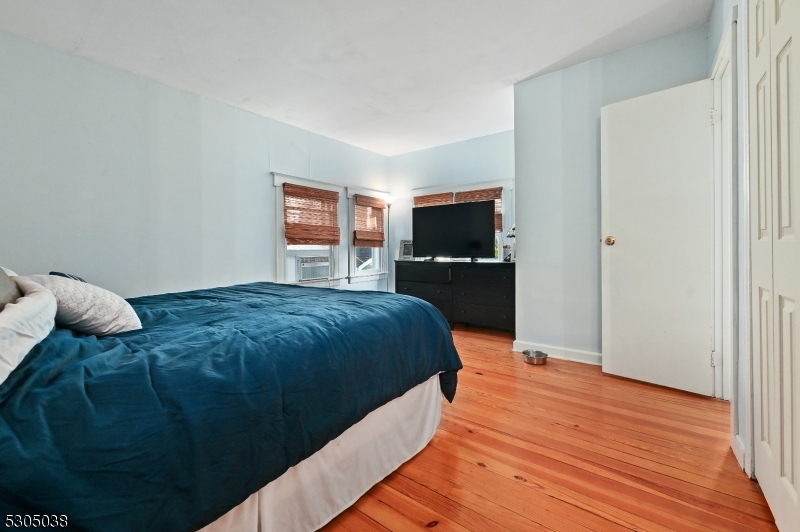 Caldwell Boro Twp., New Jersey 07006, United States, 4 Bedrooms Bedrooms, ,3 BathroomsBathrooms,Residential,Pending,47475