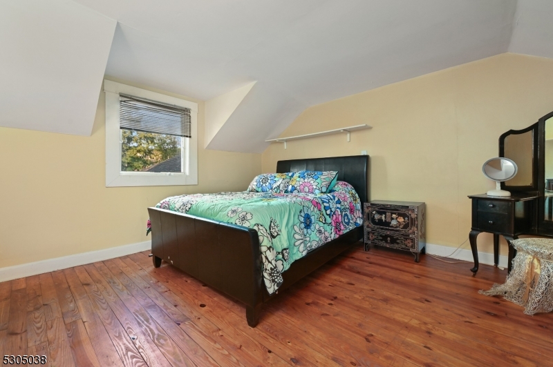 Caldwell Boro Twp., New Jersey 07006, United States, 4 Bedrooms Bedrooms, ,3 BathroomsBathrooms,Residential,Pending,47475