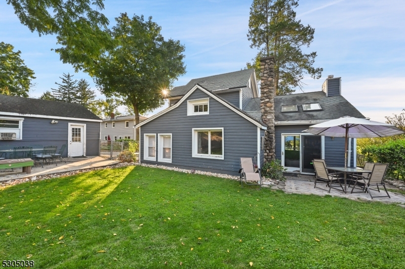 Caldwell Boro Twp., New Jersey 07006, United States, 4 Bedrooms Bedrooms, ,3 BathroomsBathrooms,Residential,Pending,47475