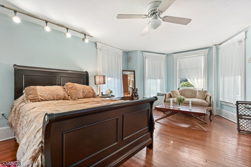 Caldwell Boro Twp., New Jersey 07006, United States, 4 Bedrooms Bedrooms, ,3 BathroomsBathrooms,Residential,Pending,47475