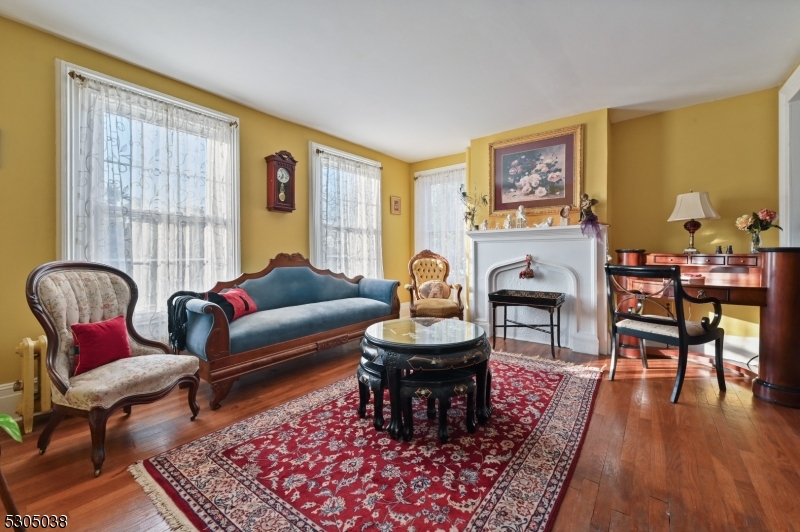 Caldwell Boro Twp., New Jersey 07006, United States, 4 Bedrooms Bedrooms, ,3 BathroomsBathrooms,Residential,Pending,47475