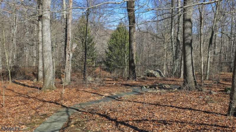 BROOKRACE - Residential