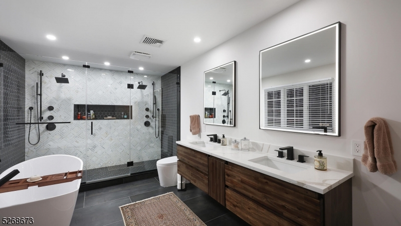 BROOKRACE - Residential