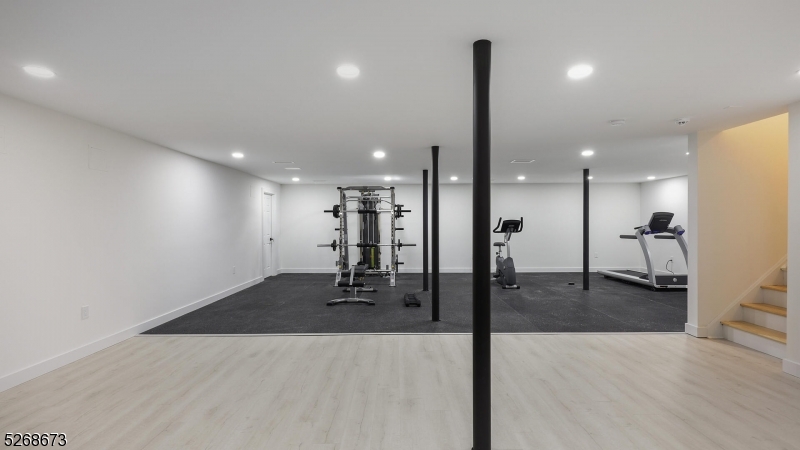 BROOKRACE - Residential