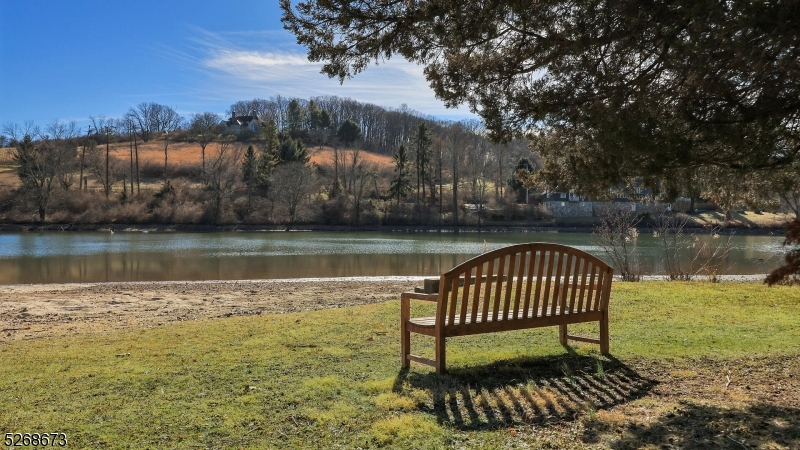 BROOKRACE - Residential