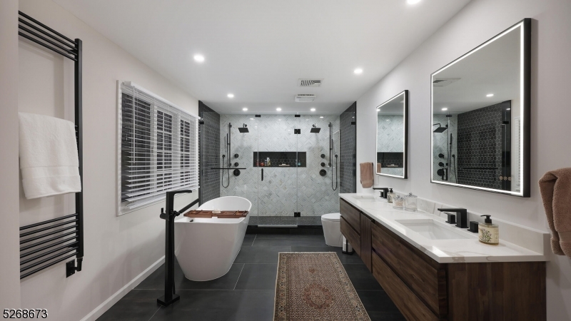 BROOKRACE - Residential